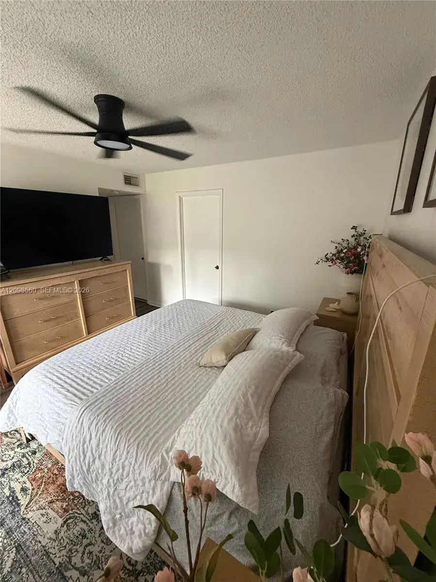 510 S Park Rd # 10, Hollywood FL 33021