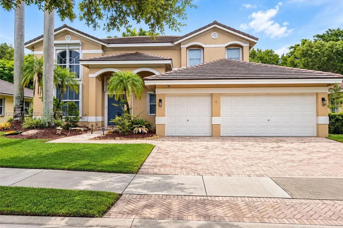 3961 Nighthawk Dr, Weston FL 33331