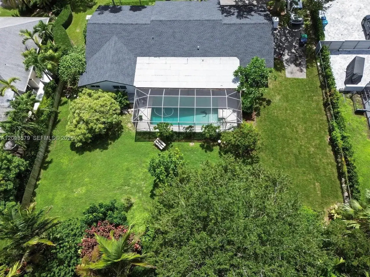 7605 SW 179th Ter, Palmetto Bay FL 33157 photo 4