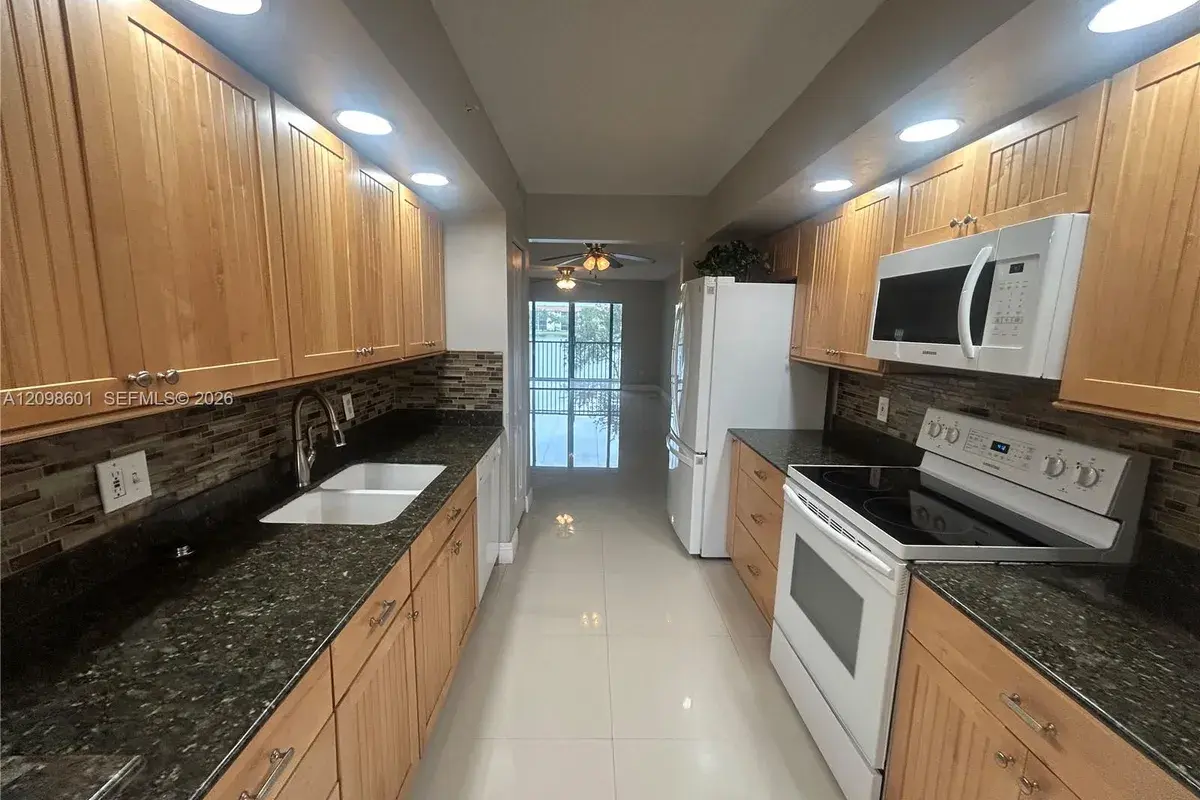 571 SW 141st Ave # 212N, Pembroke Pines FL 33027