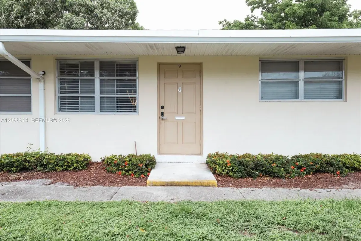 2236 Taylor St # 9, Hollywood FL 33020