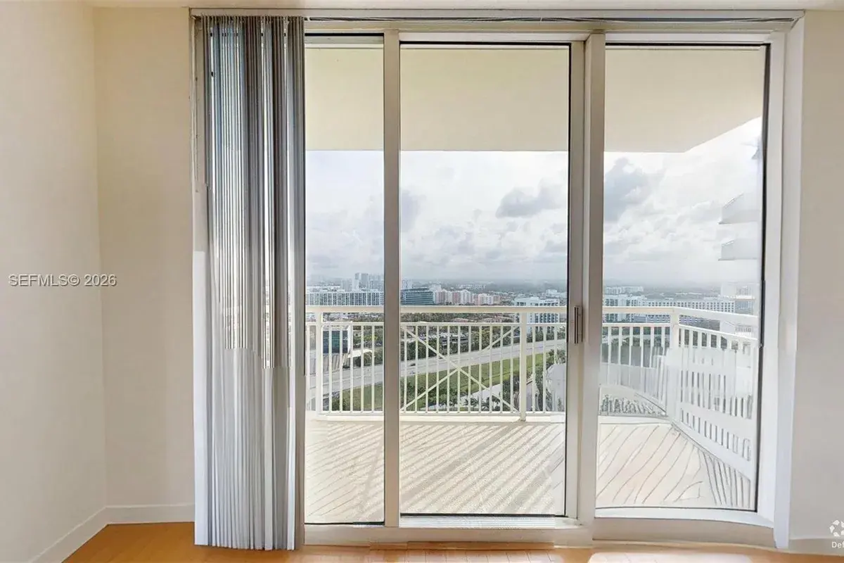 19501 W Country Club Dr # 2505, Aventura FL 33180
