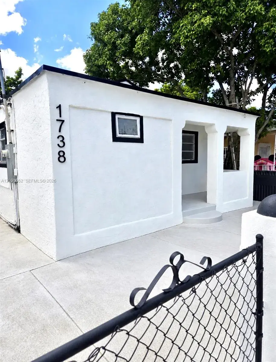 1738 NW 67th St, Miami FL 33147