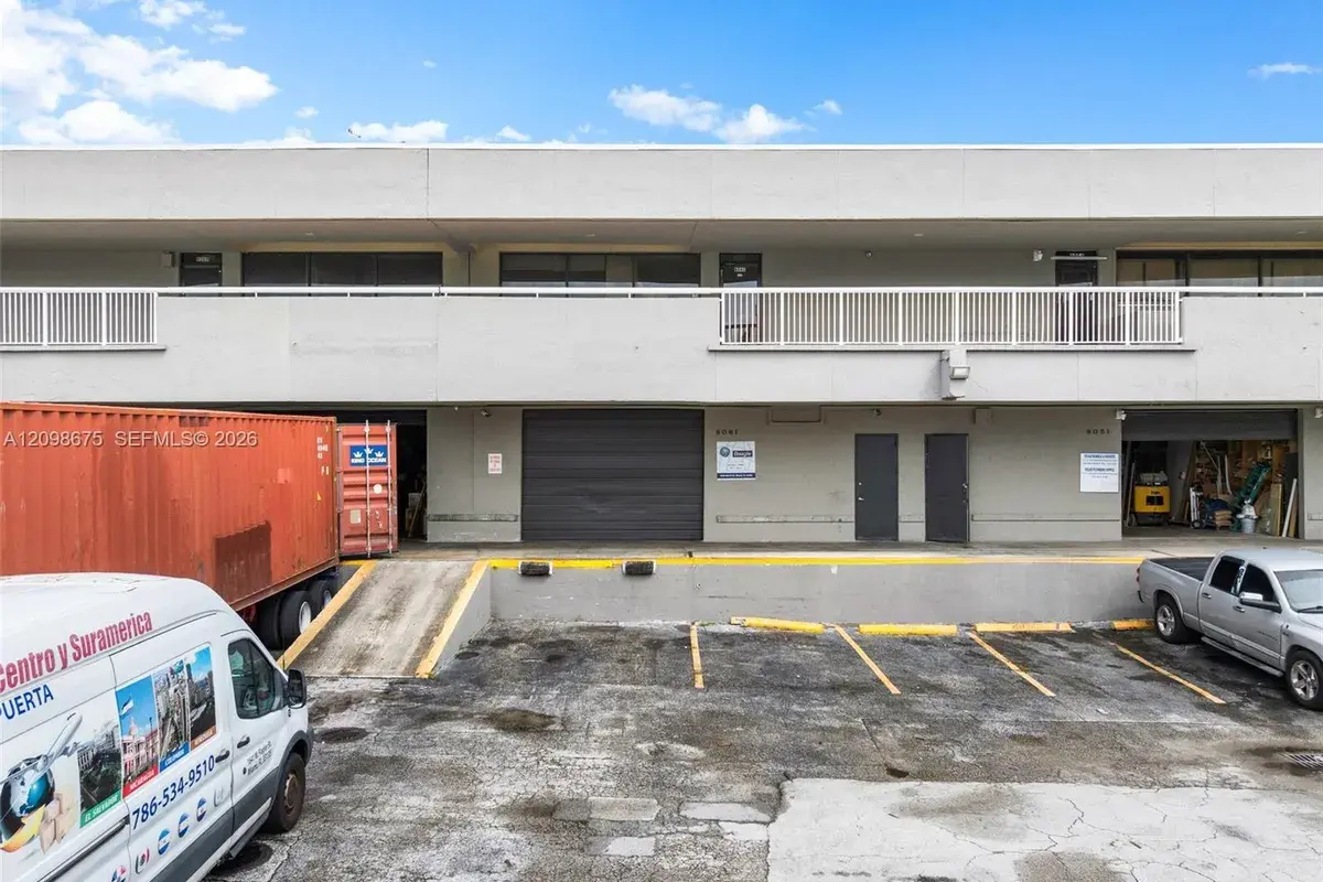 8061 NW 67th St # 17, Medley FL 33166
