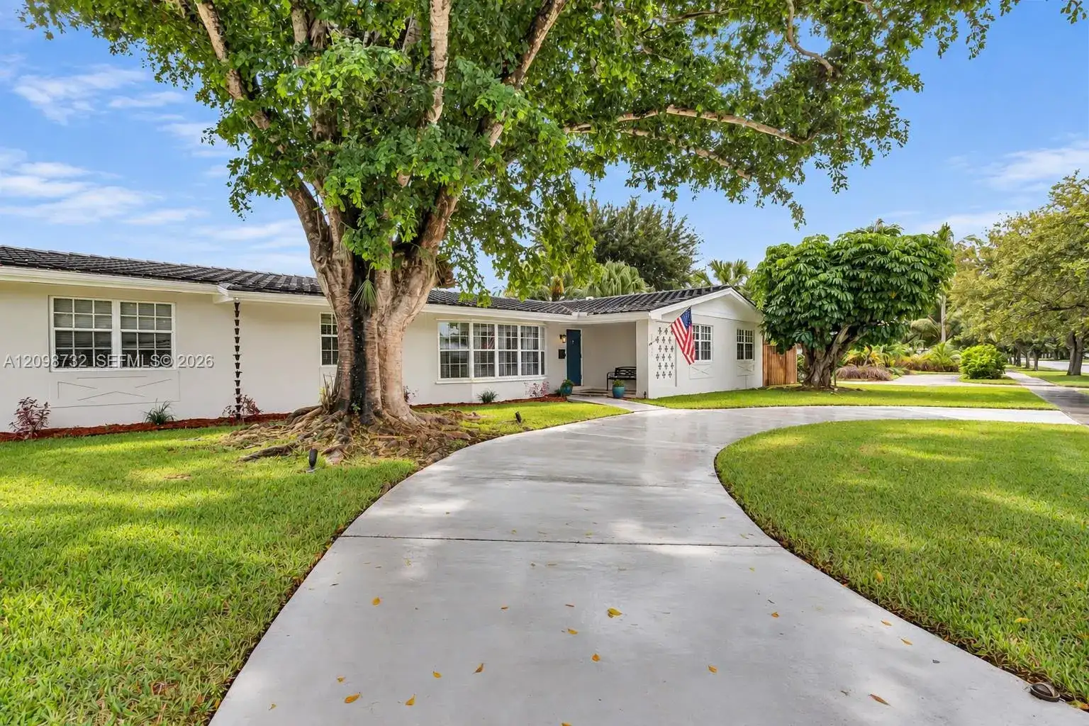 16401 SW 82nd Ave, Palmetto Bay FL 33157 photo 2