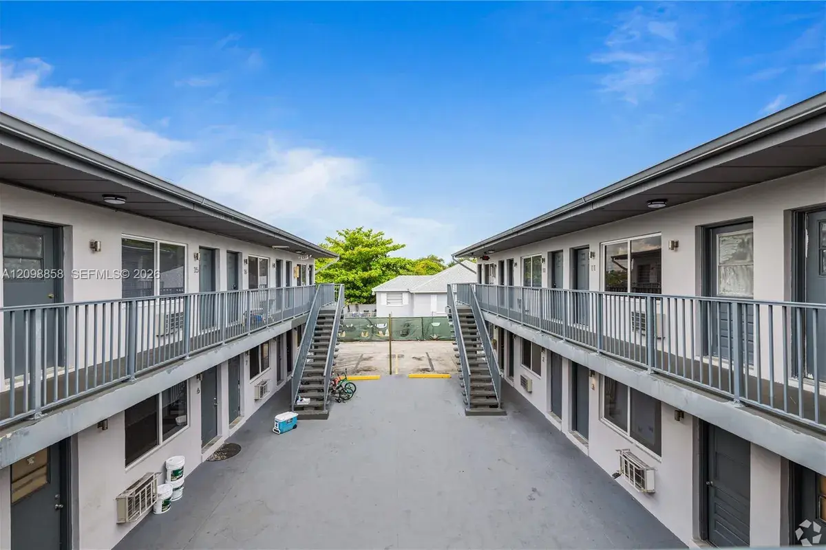 734 NW 80th St, Miami FL 33150