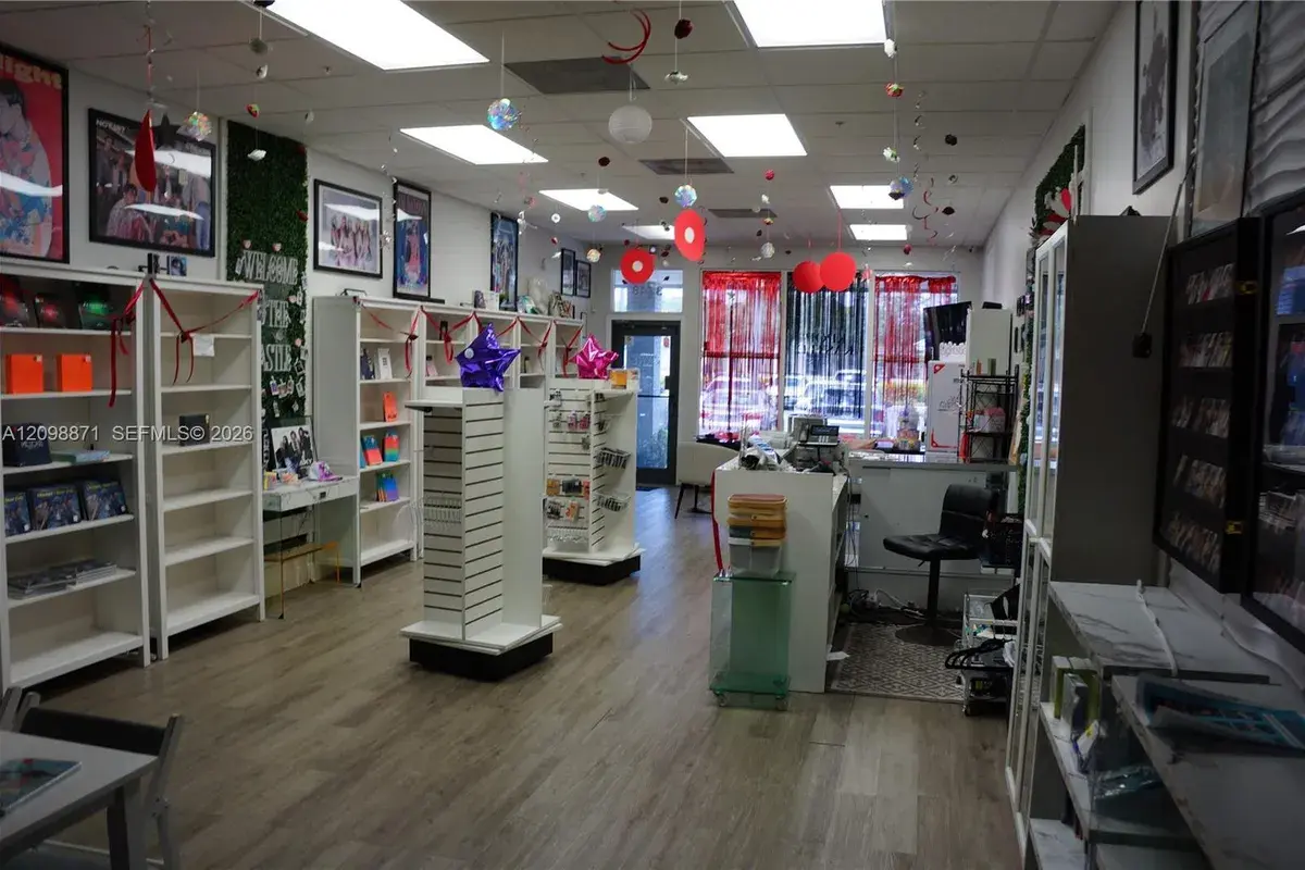 3748 Davie Rd, Davie FL 33314