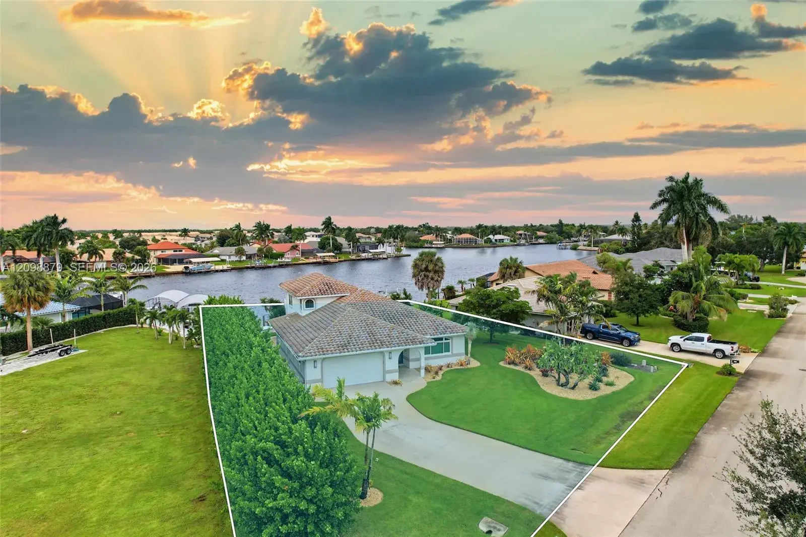 111 NEWPORT CAY, Naples FL 34114