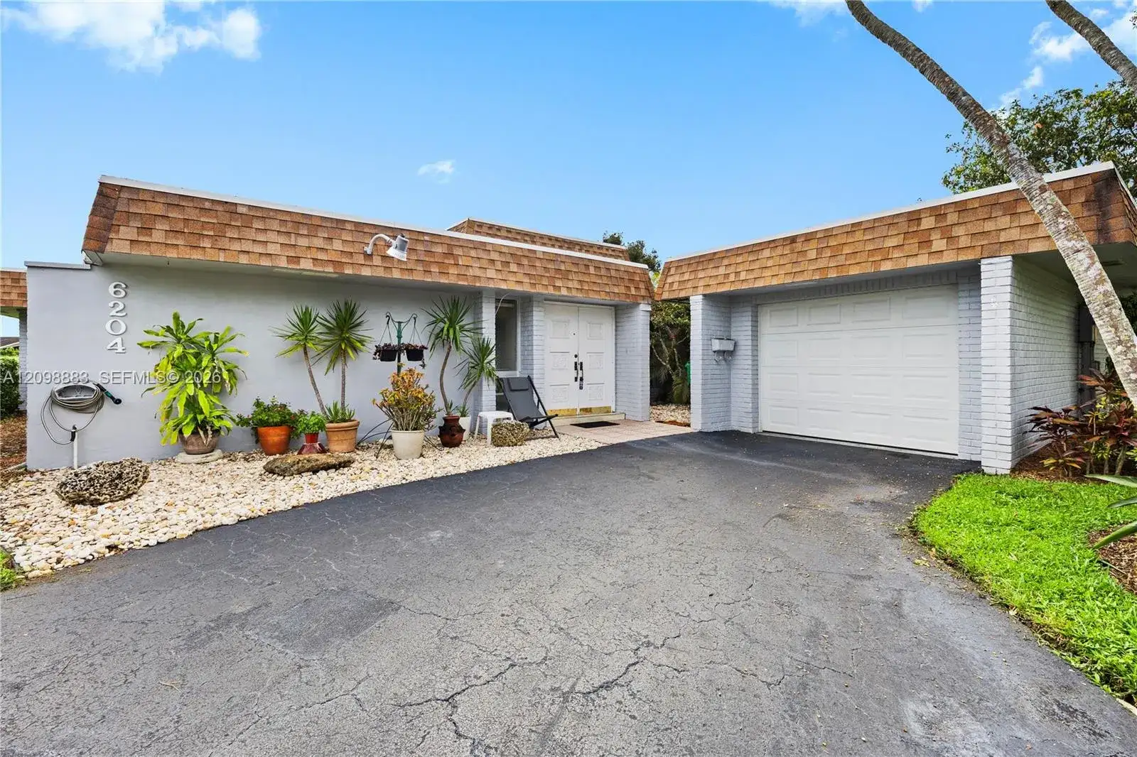 6204 Jacaranda Cir, Tamarac FL 33319 photo 5