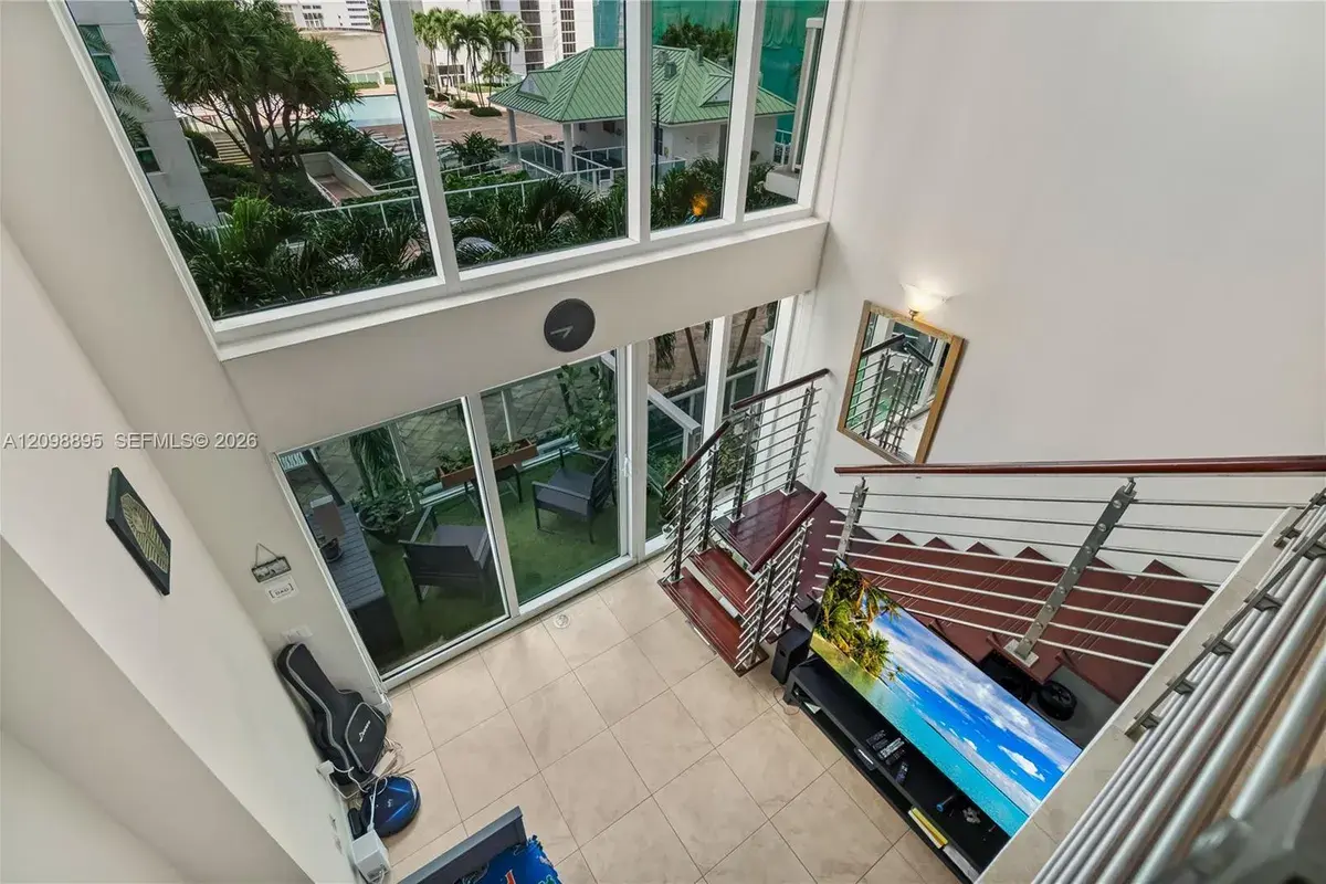 41 SE 5th St # 811, Miami FL 33131