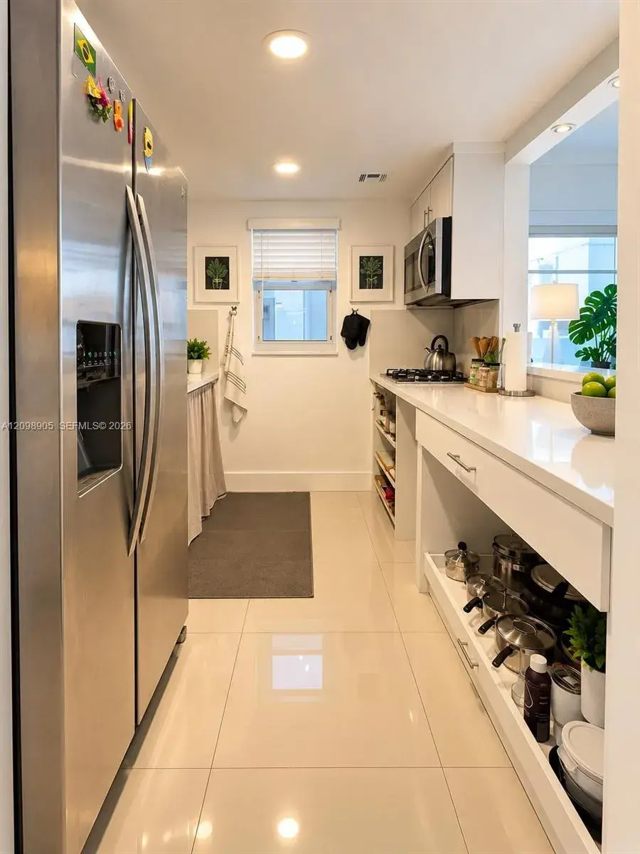 240 Collins Ave # 2C, Miami Beach FL 33139
