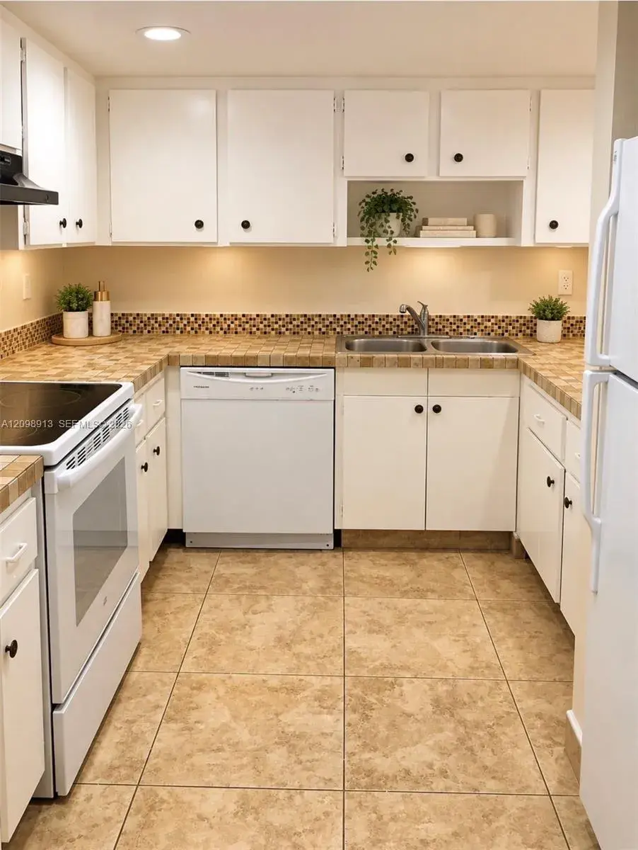 7000 NW 186th St # 116, Hialeah FL 33015