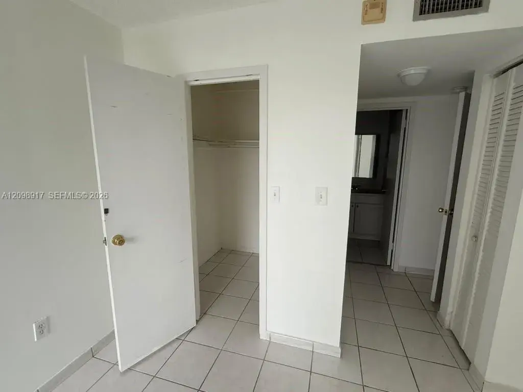 17560 Atlantic Blvd # 405, Sunny Isles Beach FL 33160