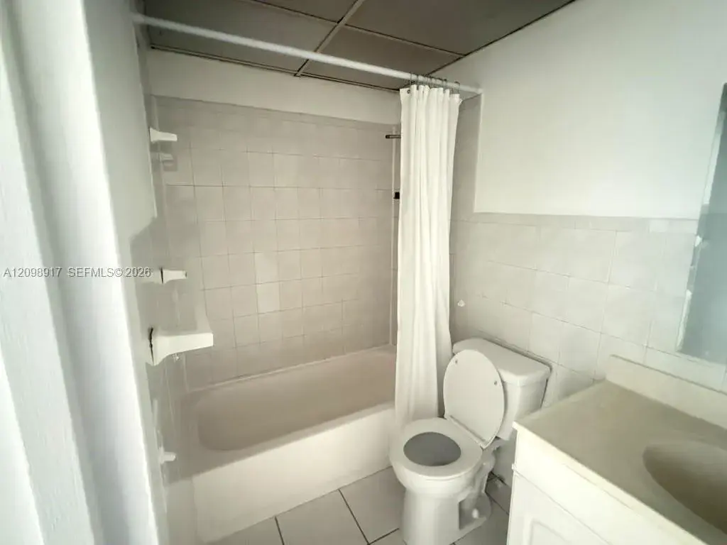 17560 Atlantic Blvd # 405, Sunny Isles Beach FL 33160
