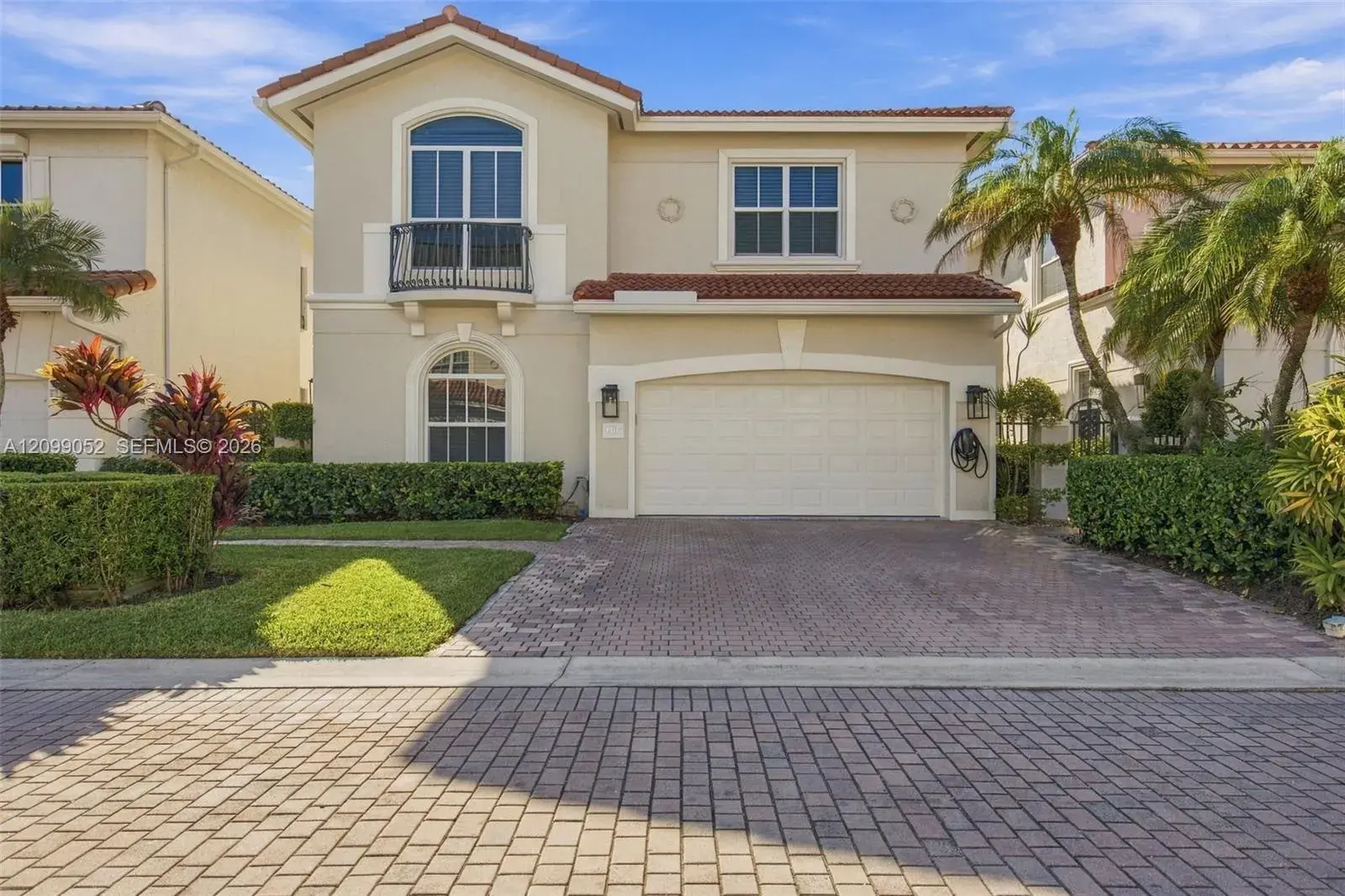 1516 Breakwater Ter, Hollywood FL 33019