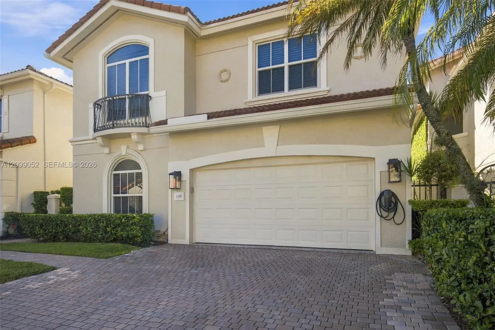 1516 Breakwater Ter, Hollywood FL 33019