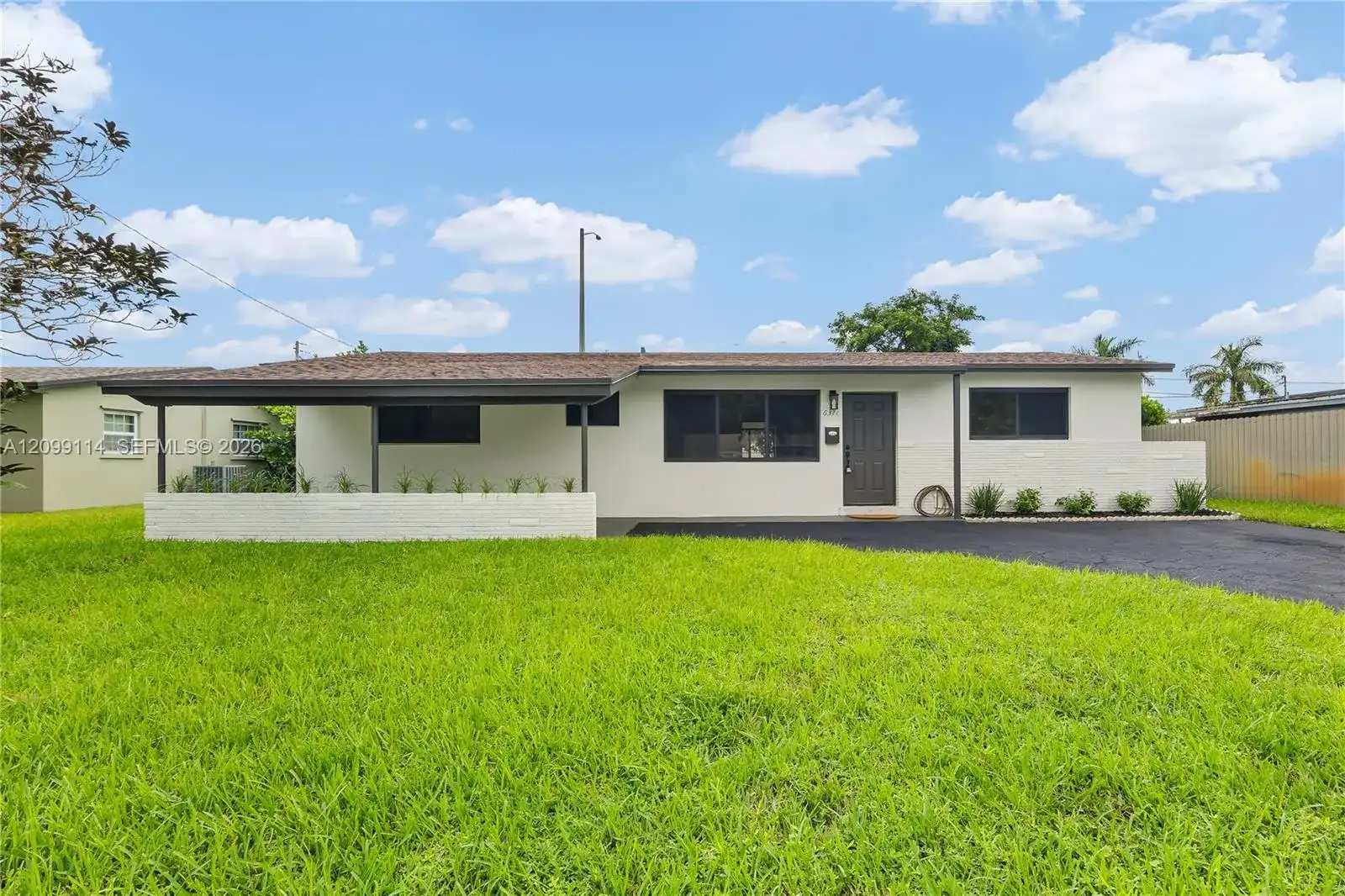 6371 SW 1st Ct, Pembroke Pines FL 33023