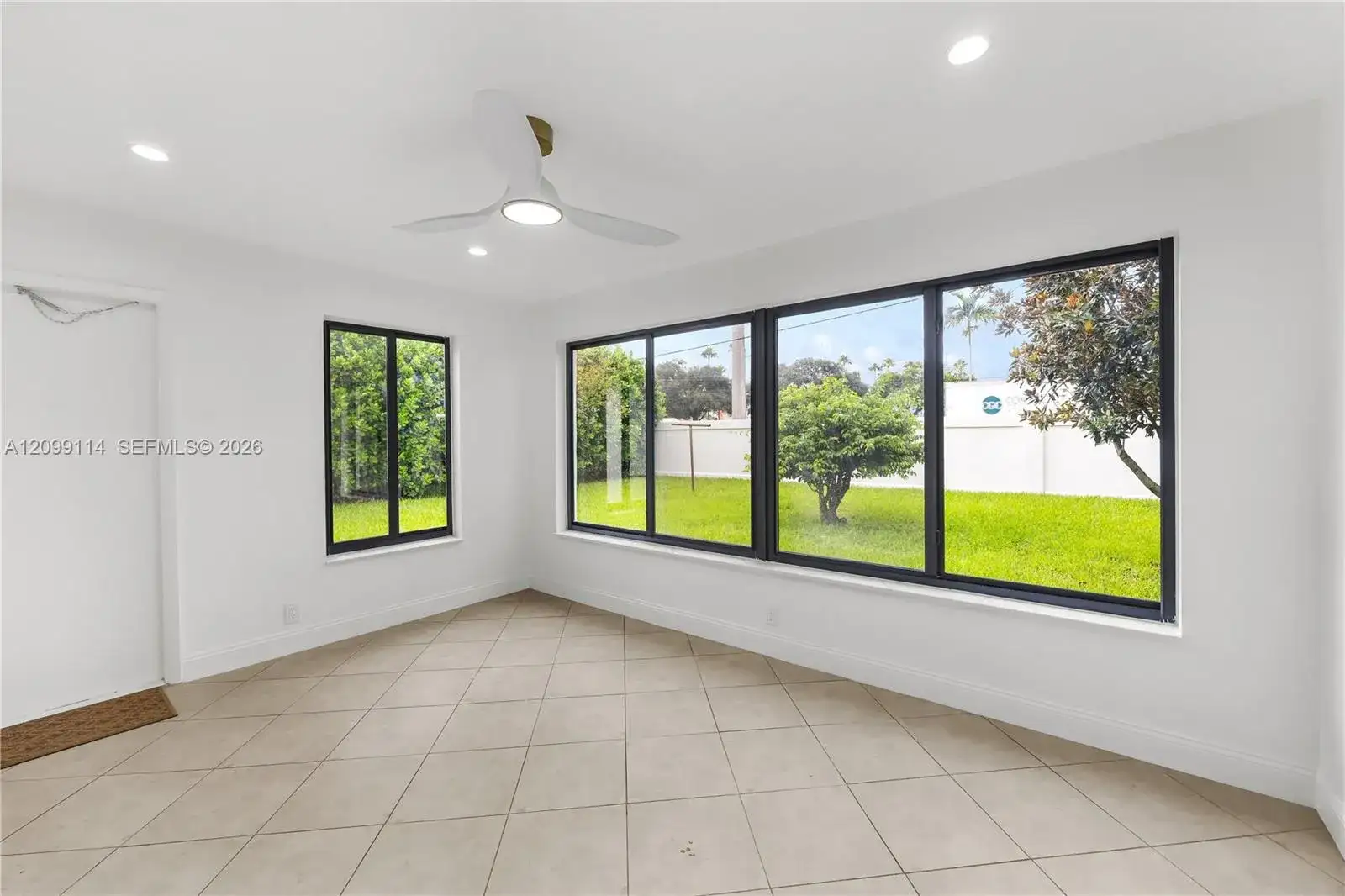 6371 SW 1st Ct, Pembroke Pines FL 33023 photo 2