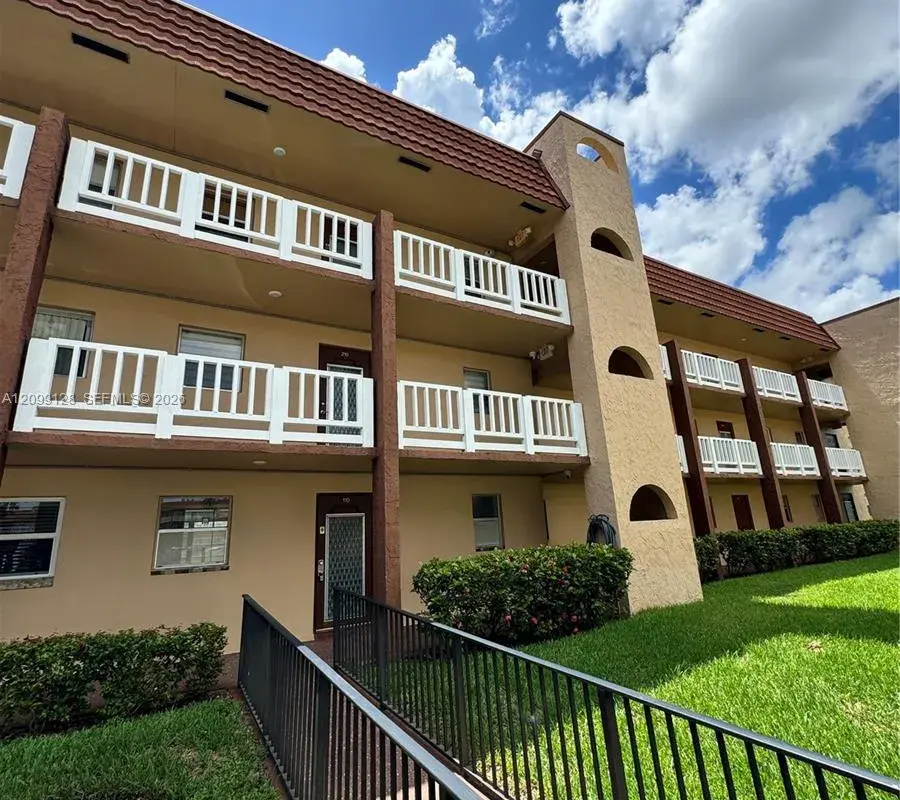 9041 Sunrise Lakes Blvd # 110, Sunrise FL 33322