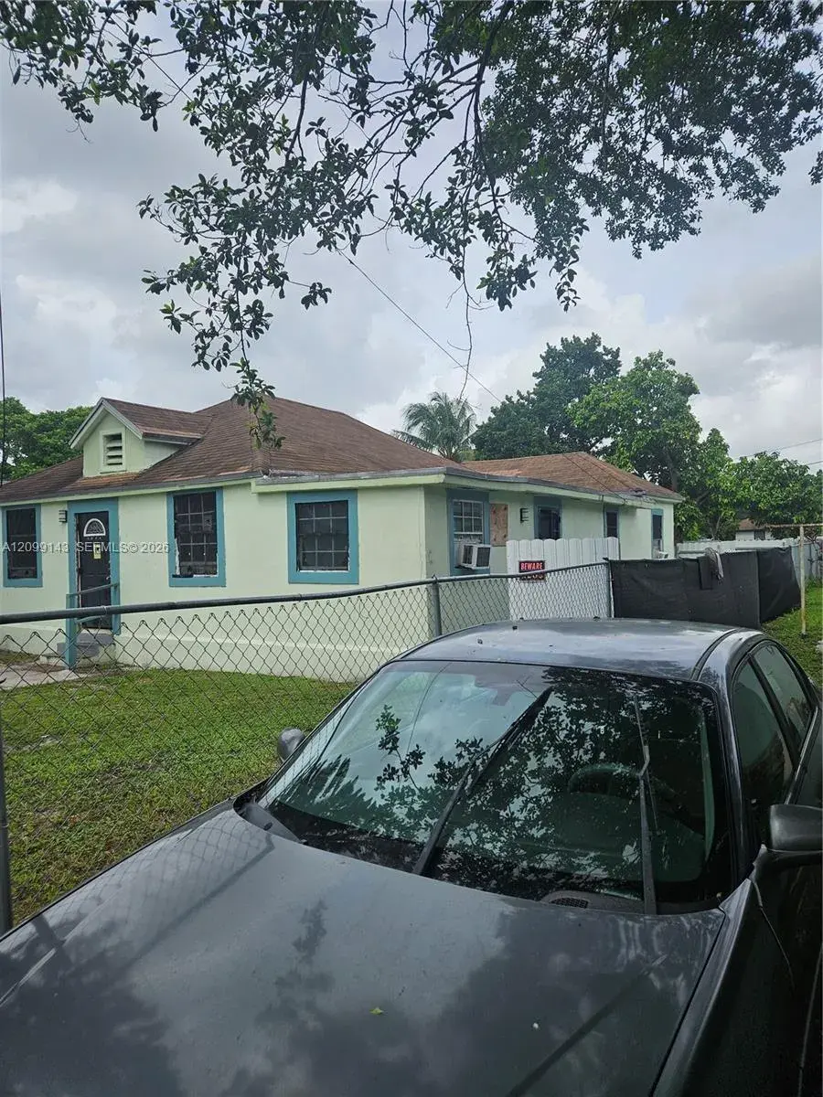 2315 NW 81st St, Miami FL 33147