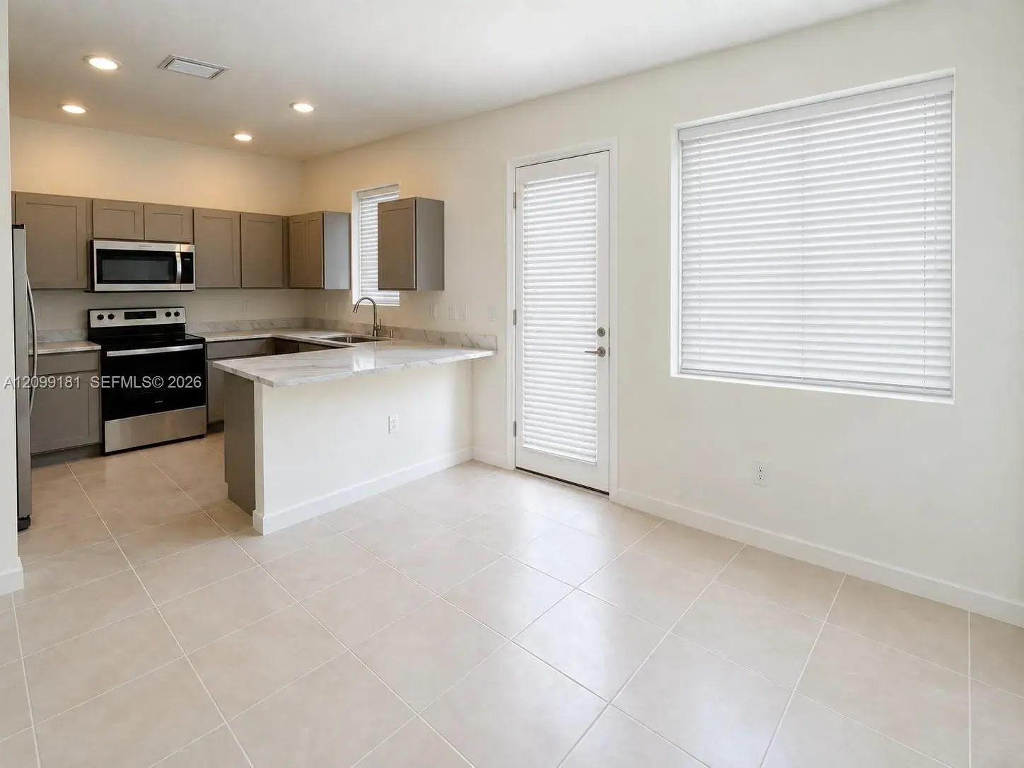 1223 NW 208th Ter, Miami Gardens FL 33169