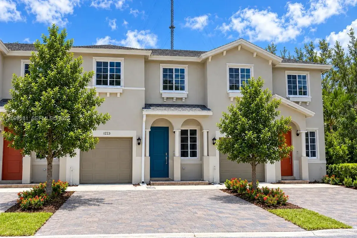 1223 NW 208th Ter, Miami Gardens FL 33169