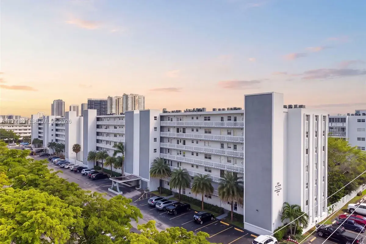 320 NE 12th Ave # 703, Hallandale Beach FL 33009
