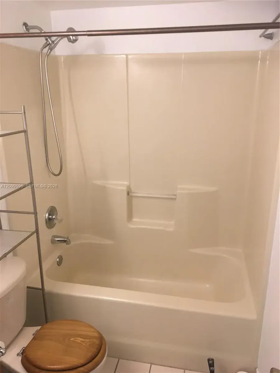 3670 N 56th Ave # 717, Hollywood FL 33021