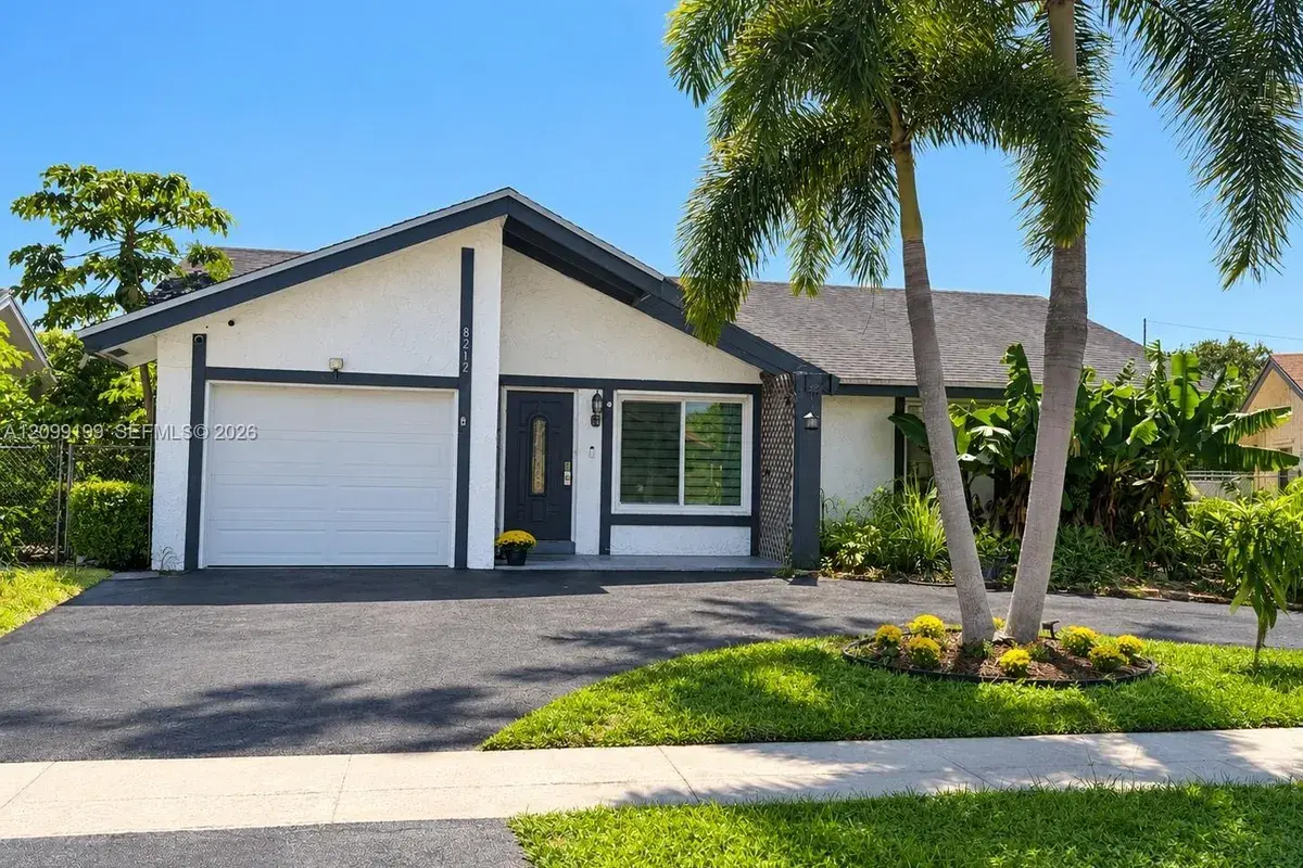 8212 SW 13th St, North Lauderdale FL 33068