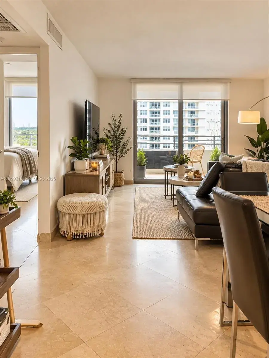 5555 Collins Ave # 14Y, Miami Beach FL 33140