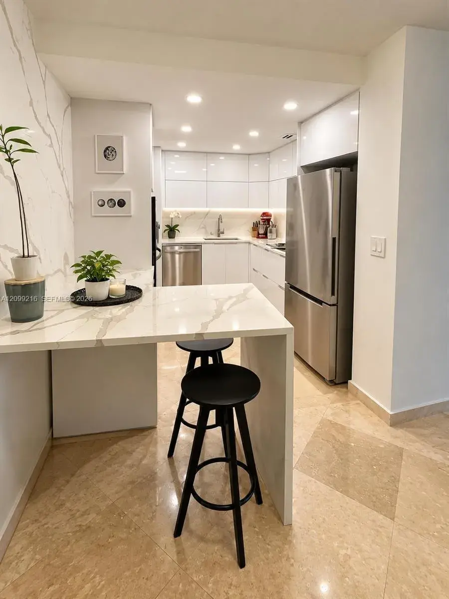 5555 Collins Ave # 14Y, Miami Beach FL 33140