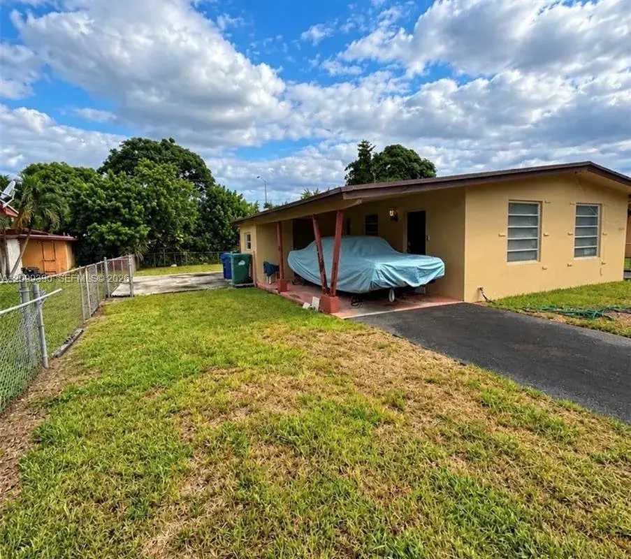 3271 NW 182nd St, Miami Gardens FL 33056