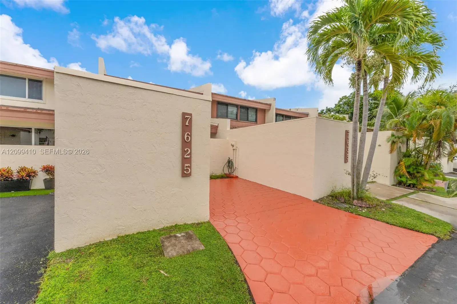 7625 SW 106th Ave, Miami FL 33173