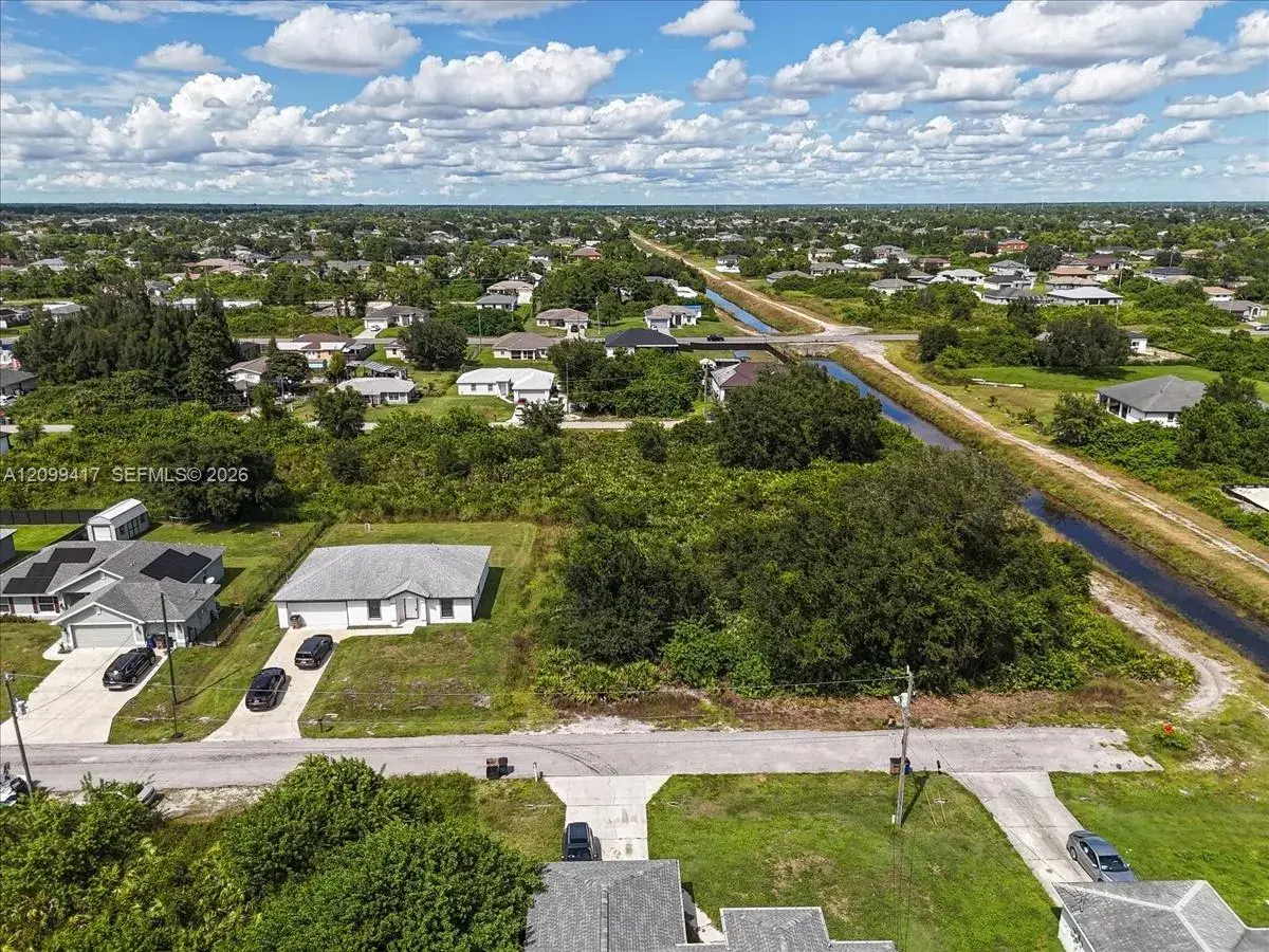 3702 25 ST SW, Lehigh Acres FL 33976