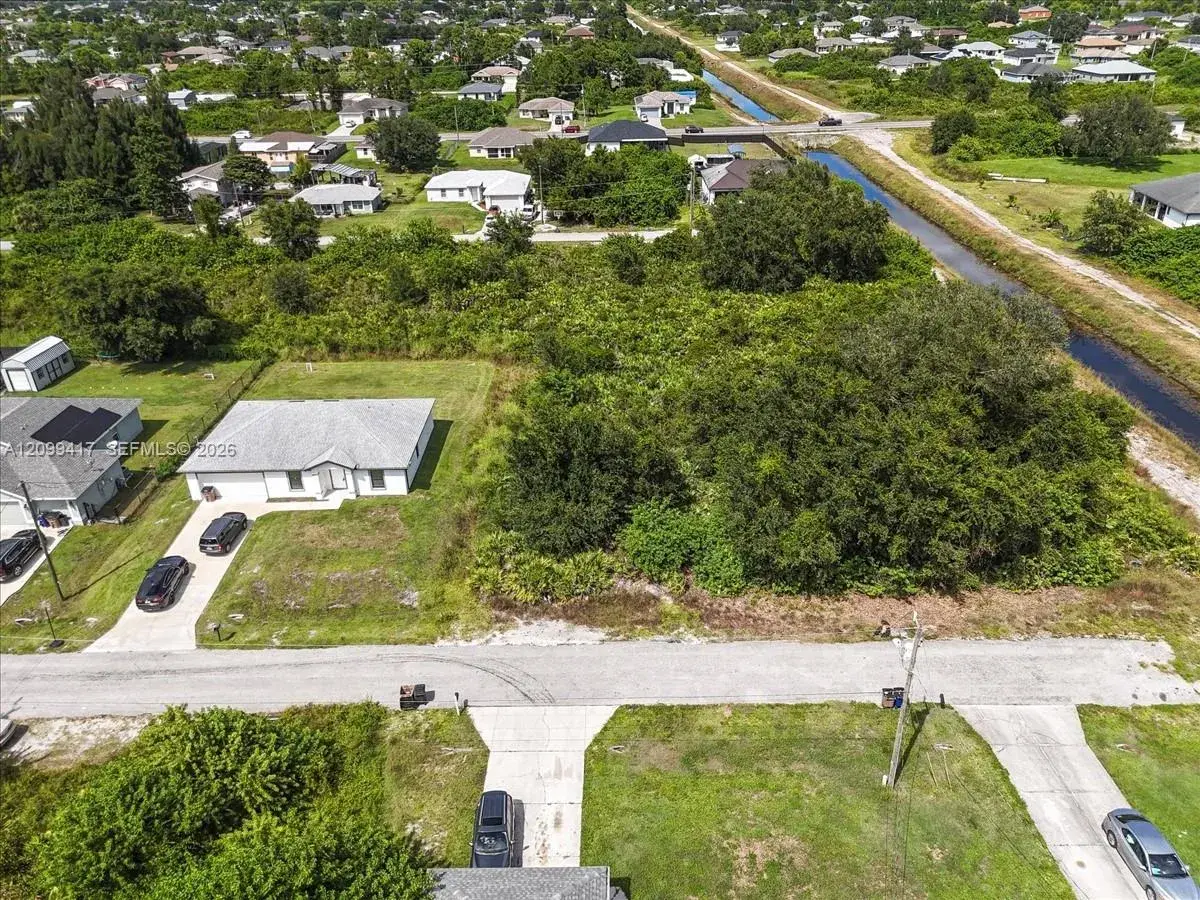3702 25 ST SW, Lehigh Acres FL 33976