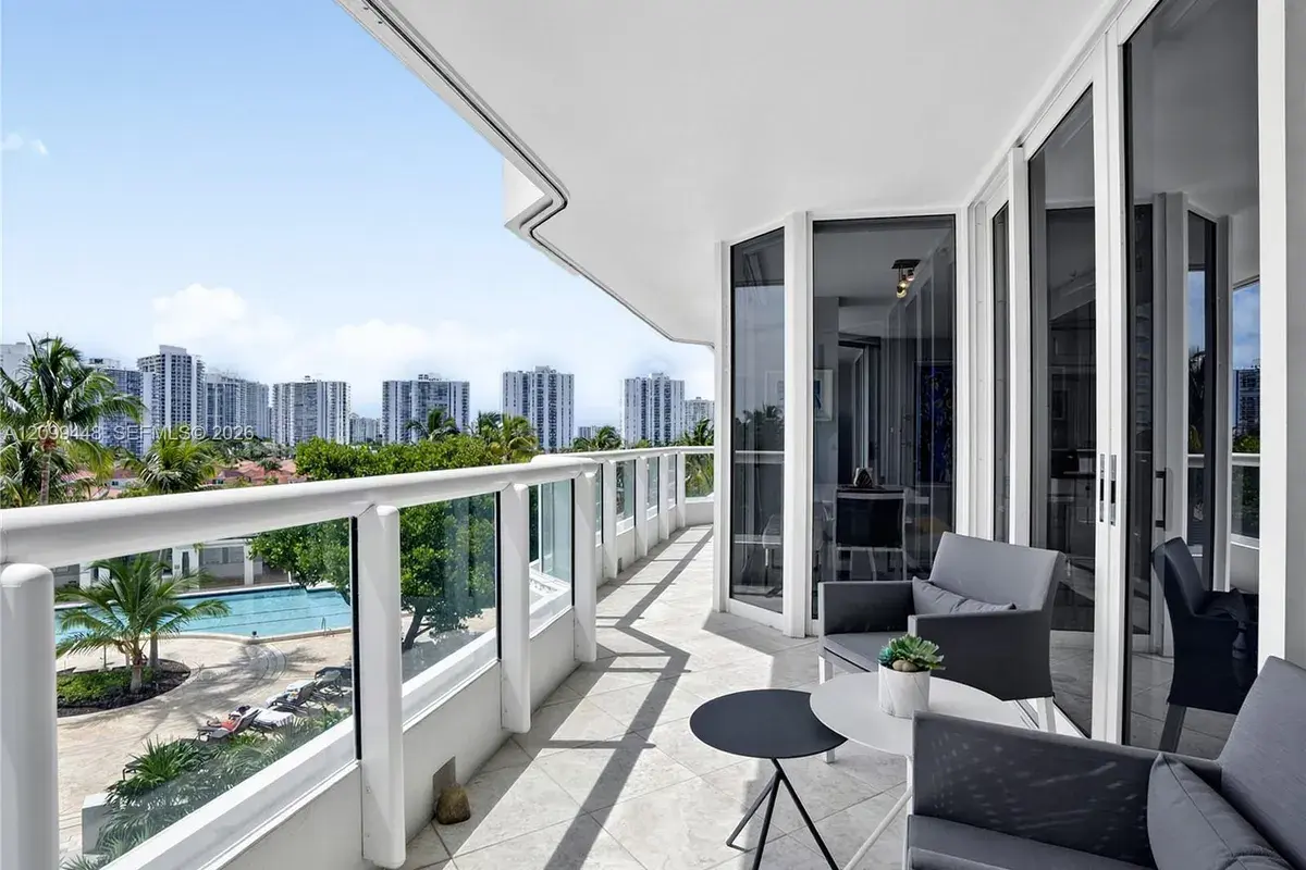 21055 Yacht Club Dr # 710, Aventura FL 33180