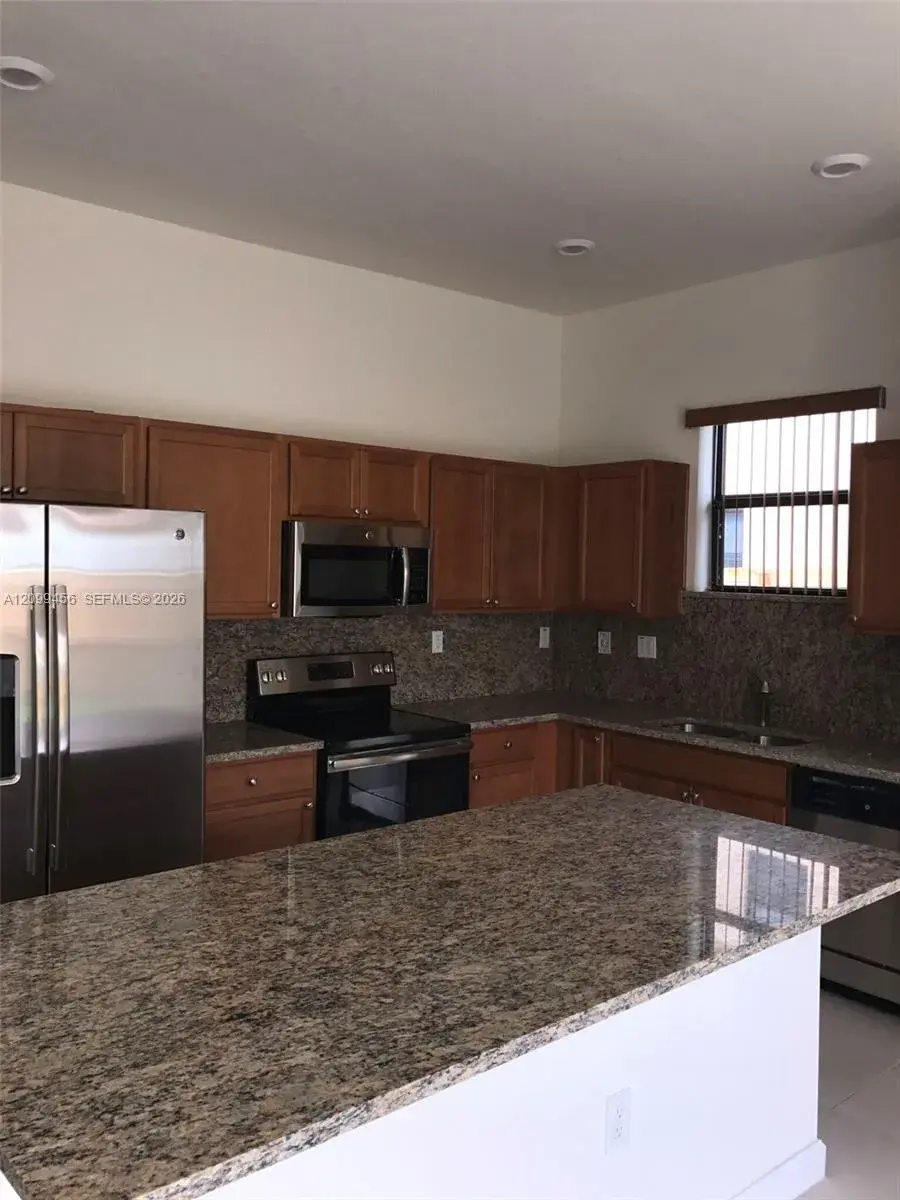 3452 SE 2nd Dr, Homestead FL 33033