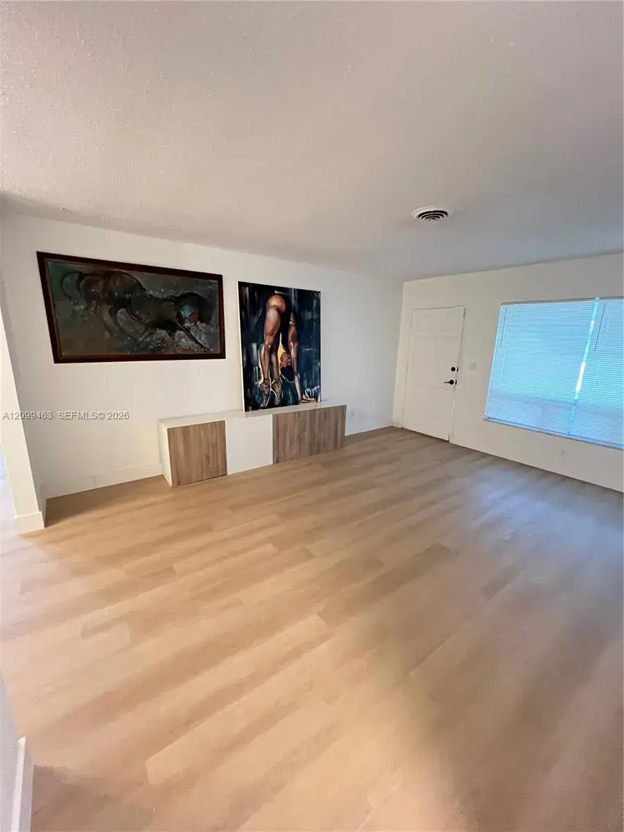 4177 NW 52nd Ave, Lauderdale Lakes FL 33319