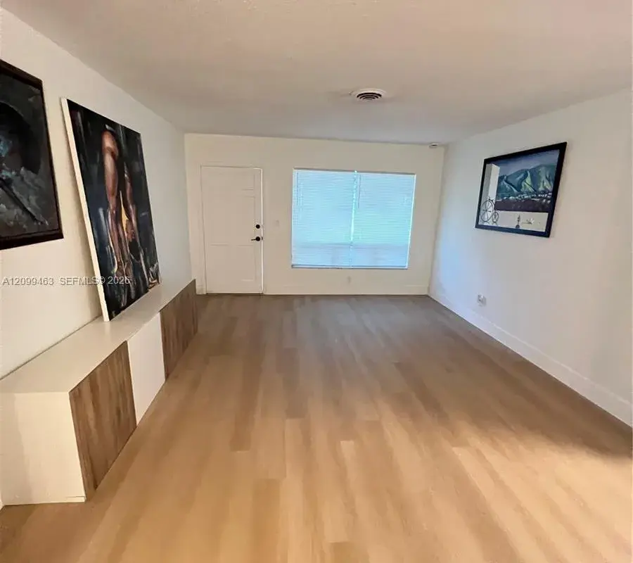 4177 NW 52nd Ave, Lauderdale Lakes FL 33319