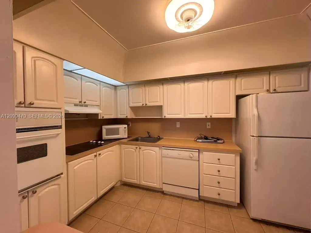 19380 Collins Ave # 221, Sunny Isles Beach FL 33160