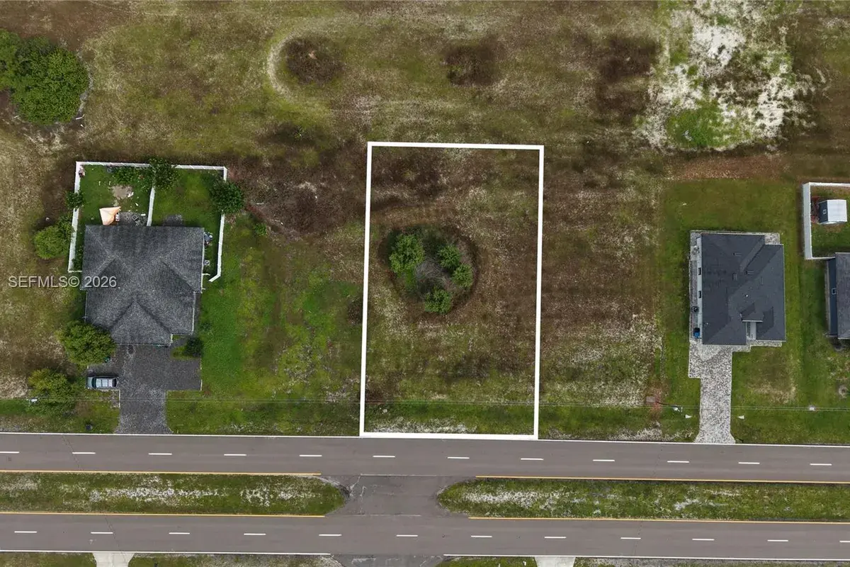 1735 DIPLOMAT PKWY W, Cape Coral FL 33993