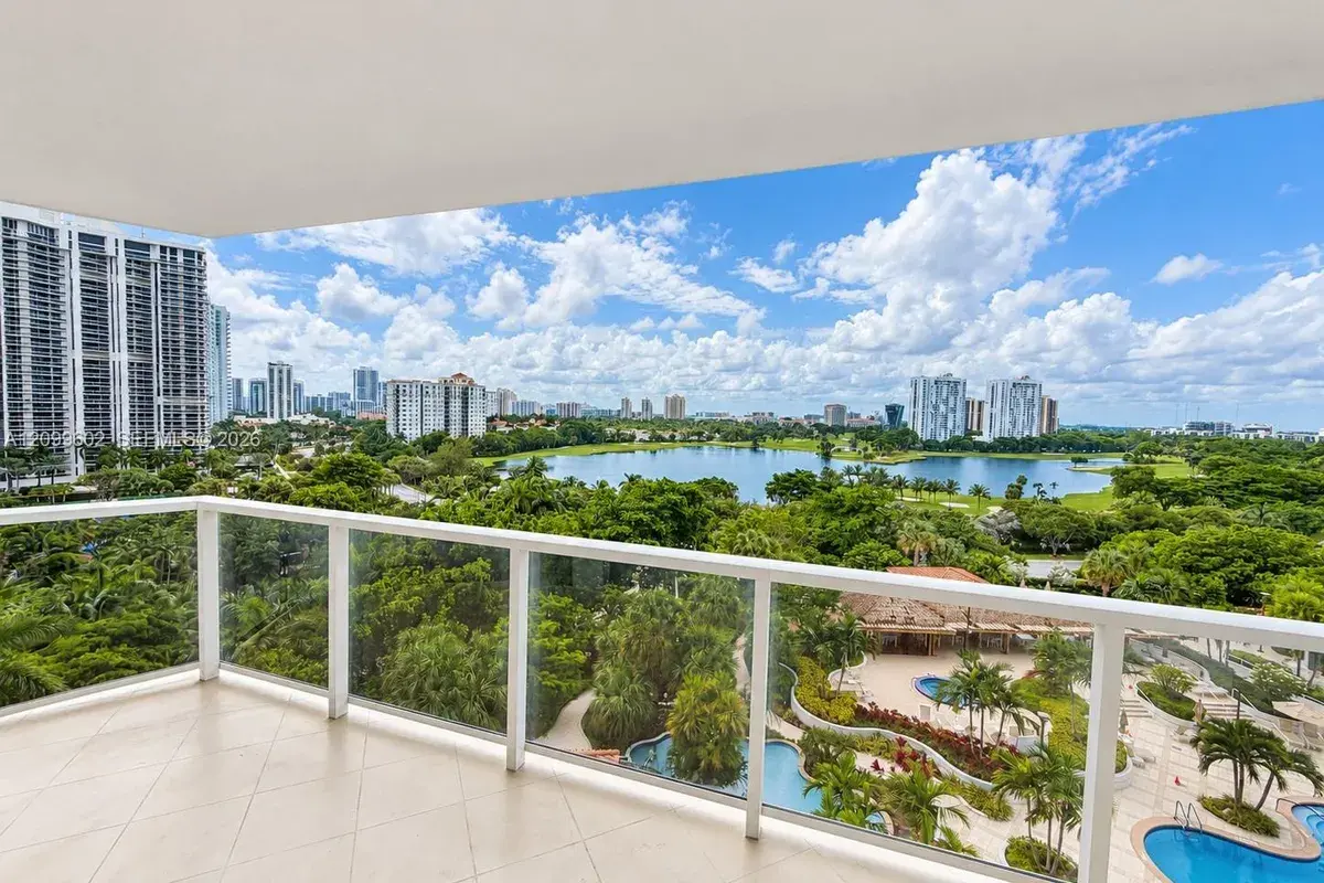 20281 E Country Club Dr # 809, Aventura FL 33180