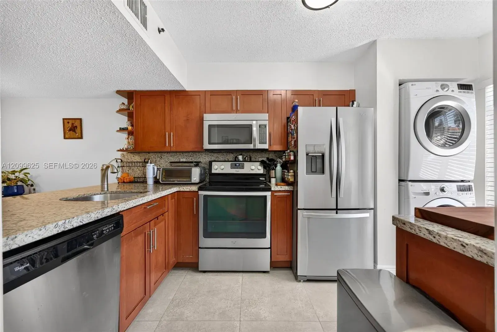 105 Riviera Cir, Weston FL 33326