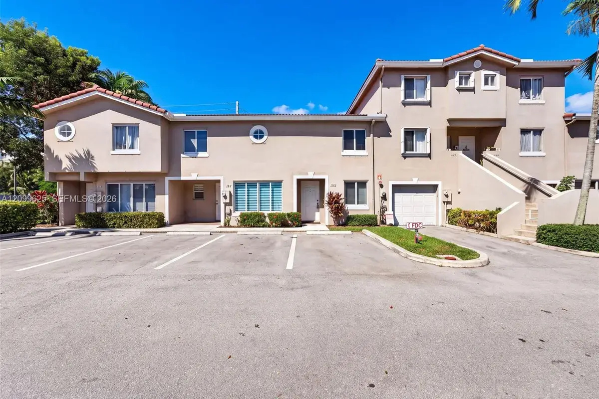 105 Riviera Cir, Weston FL 33326