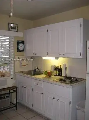 330 Coolidge St # 2, Hollywood FL 33019