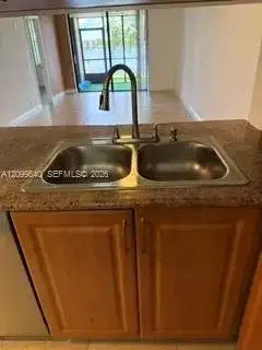 112 Lake Emerald Dr # 109, Oakland Park FL 33309 photo 5