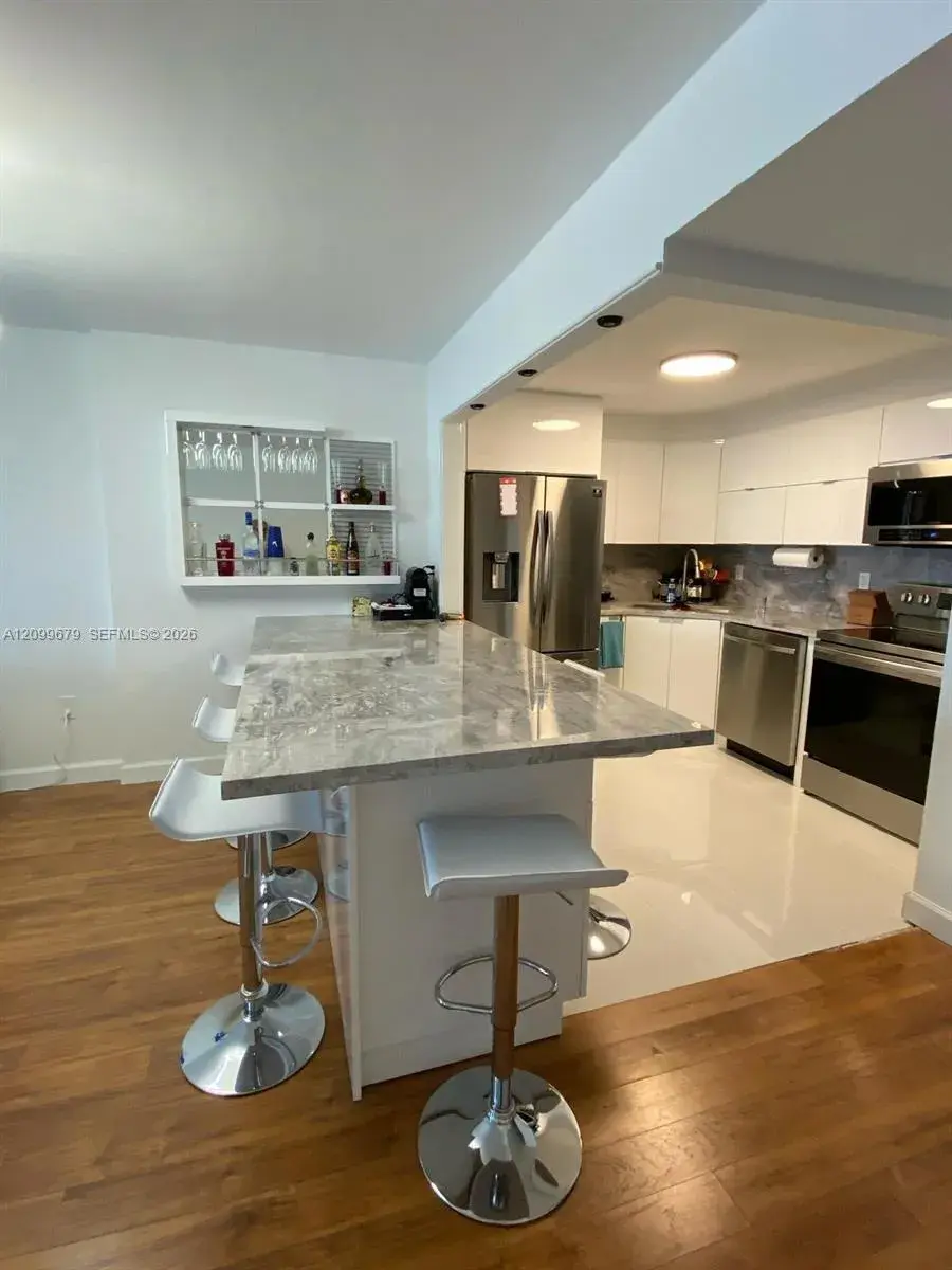 1623 Collins Ave # 220, Miami Beach FL 33139