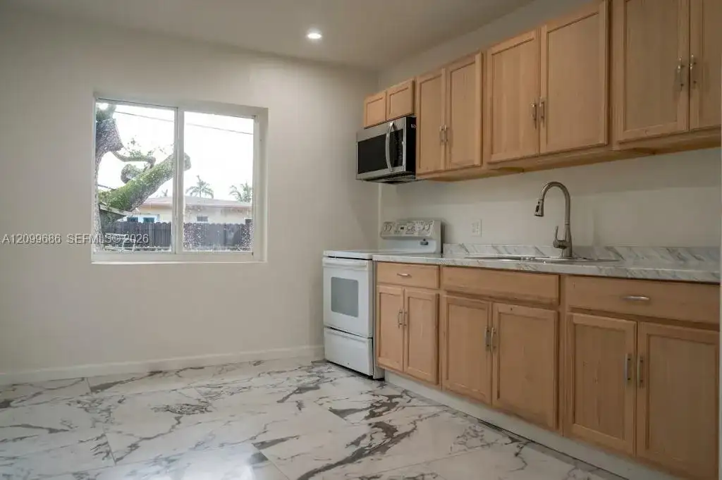 3201 SW 48th Ave, West Park FL 33023 photo 3