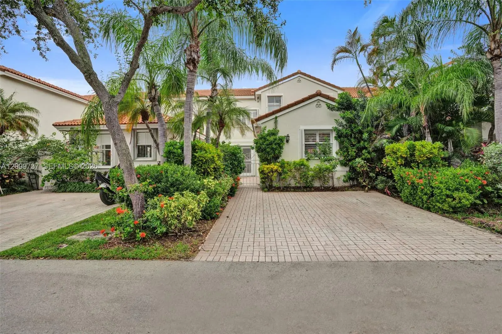 1620 Weeping Willow Way, Hollywood FL 33019