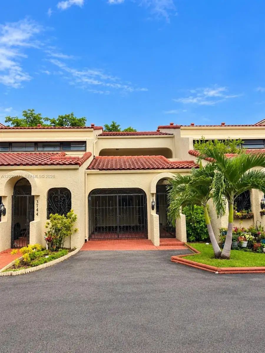 3746 Estepona Ave, Doral FL 33178 photo 3